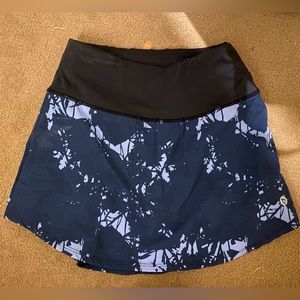 Light blue and dark blue tye dye tennis skort size xs
